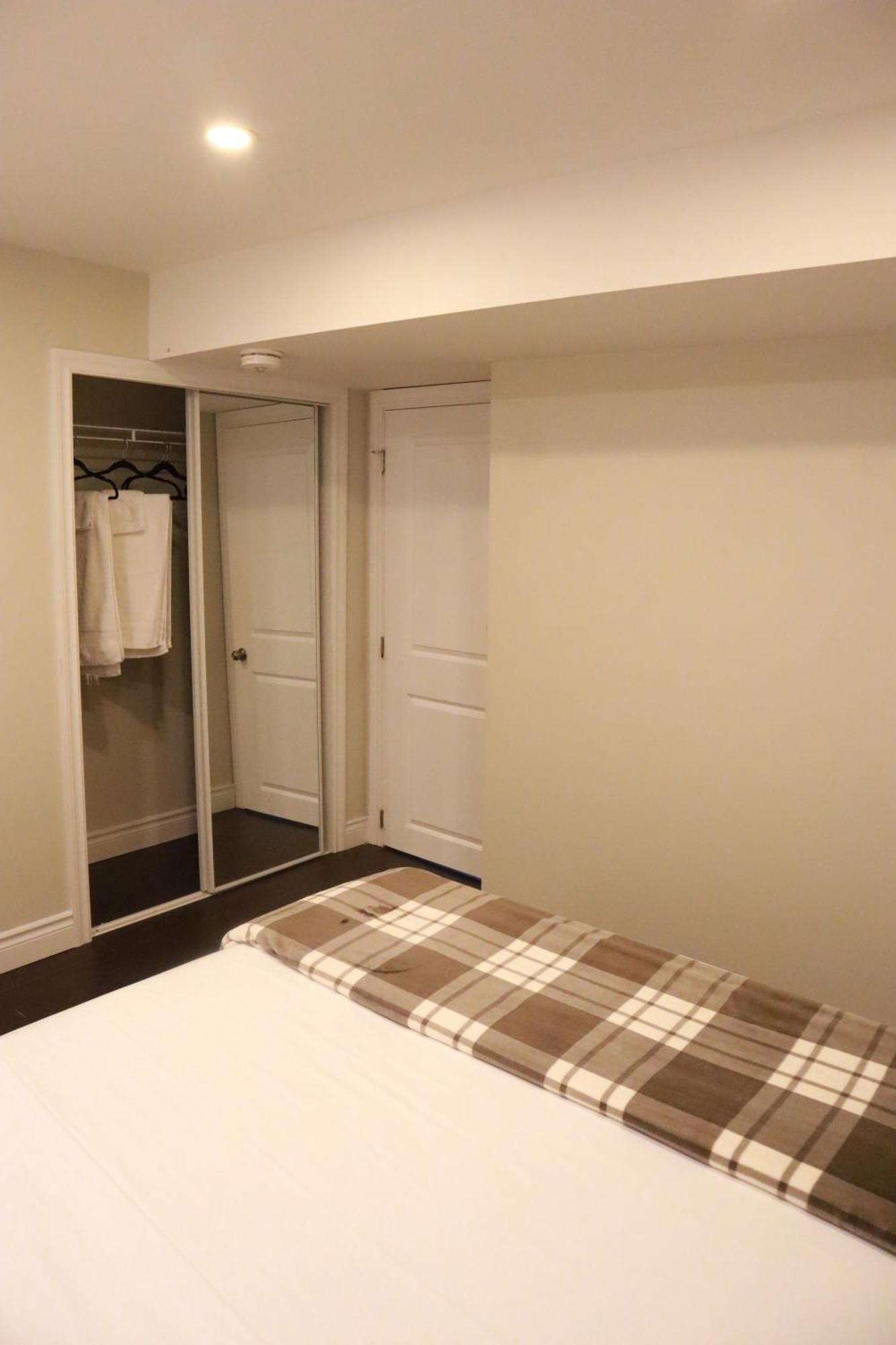 Stunning Furnished 2Bedroom/2Washroom Apartment Brampton Ngoại thất bức ảnh