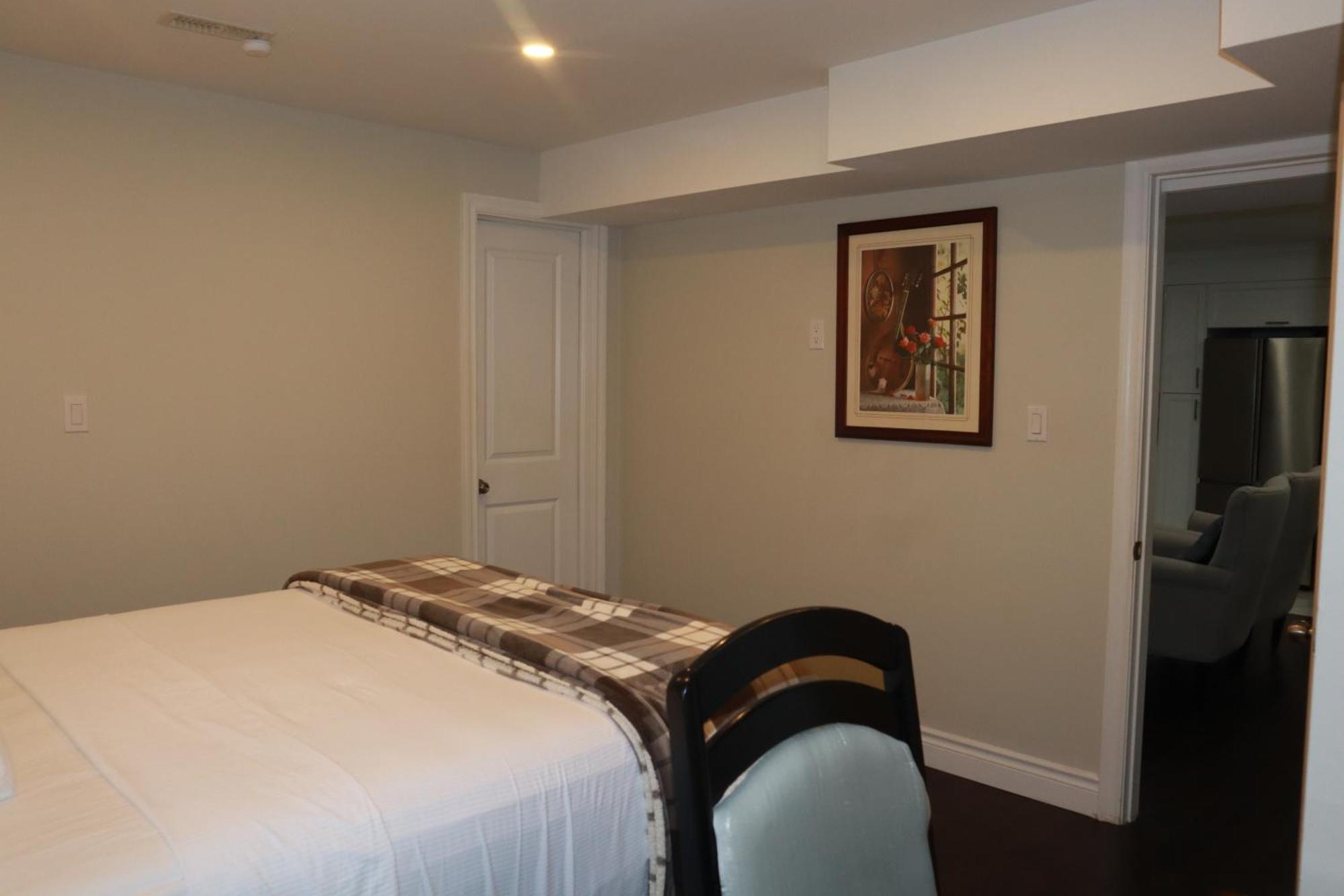 Stunning Furnished 2Bedroom/2Washroom Apartment Brampton Ngoại thất bức ảnh