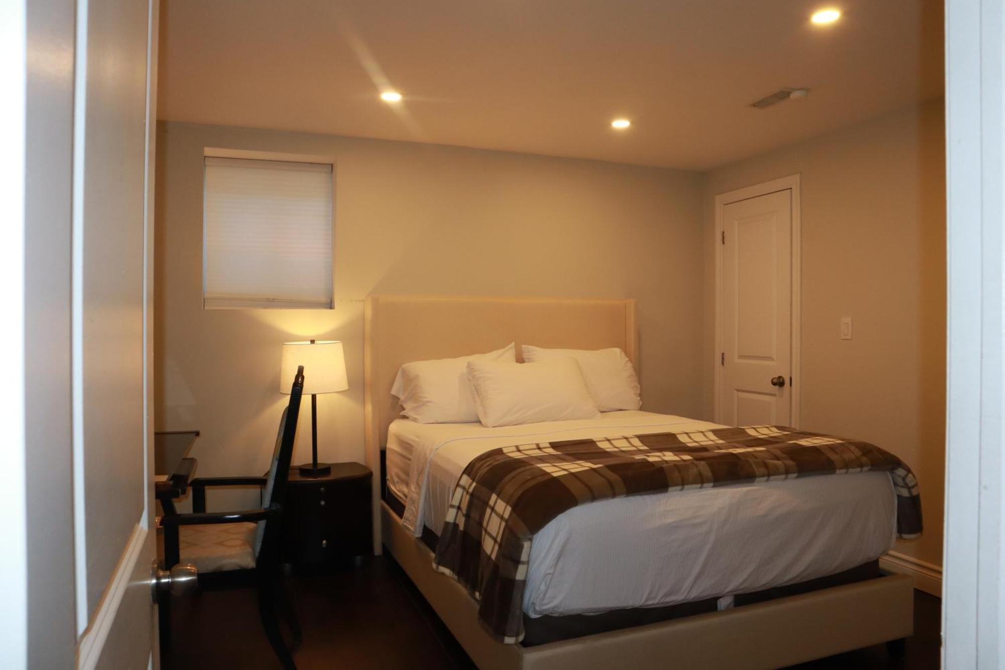 Stunning Furnished 2Bedroom/2Washroom Apartment Brampton Ngoại thất bức ảnh