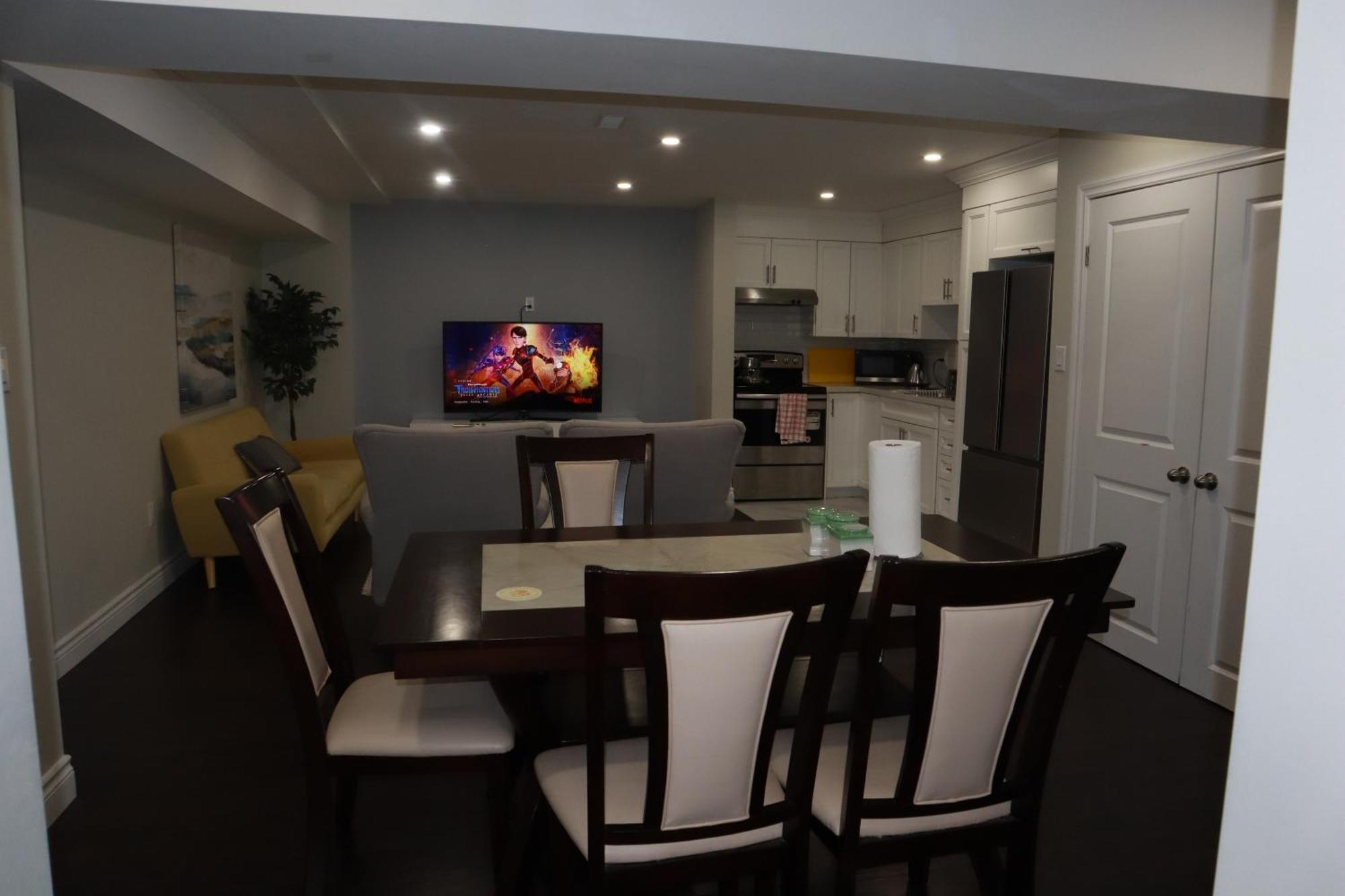 Stunning Furnished 2Bedroom/2Washroom Apartment Brampton Ngoại thất bức ảnh