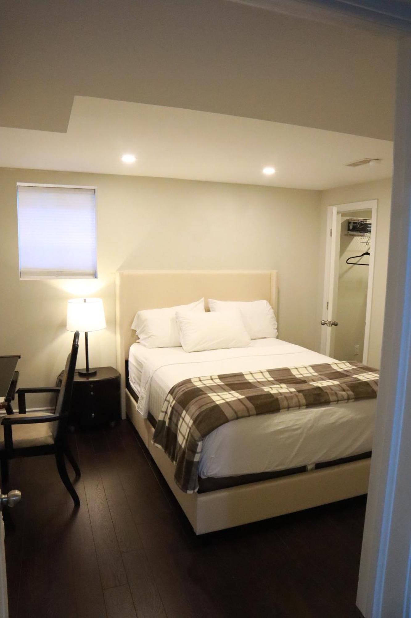 Stunning Furnished 2Bedroom/2Washroom Apartment Brampton Ngoại thất bức ảnh