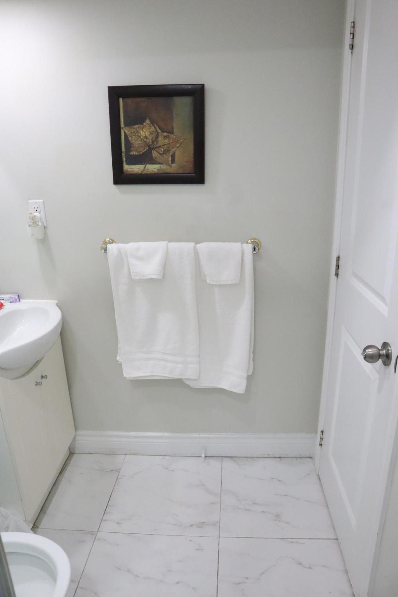 Stunning Furnished 2Bedroom/2Washroom Apartment Brampton Ngoại thất bức ảnh