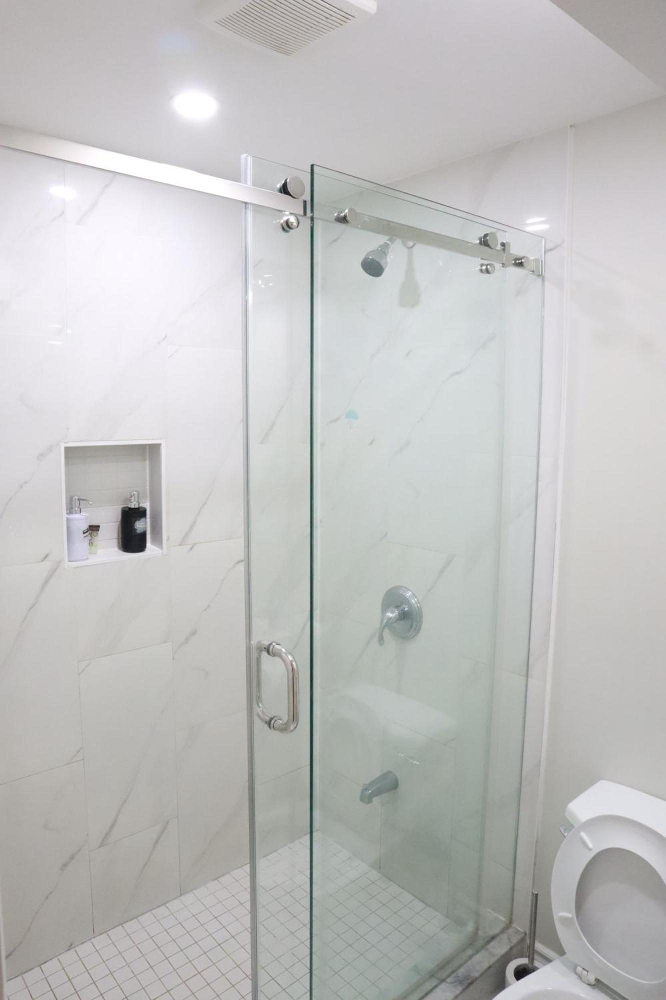 Stunning Furnished 2Bedroom/2Washroom Apartment Brampton Ngoại thất bức ảnh