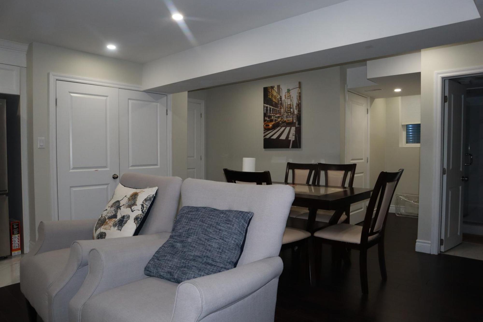 Stunning Furnished 2Bedroom/2Washroom Apartment Brampton Ngoại thất bức ảnh